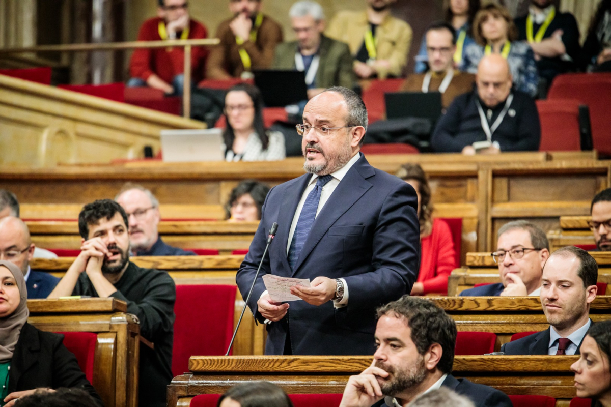 Alejandro Fernández defiende el turismo en Cataluña frente a la “cultura del no a todo”
